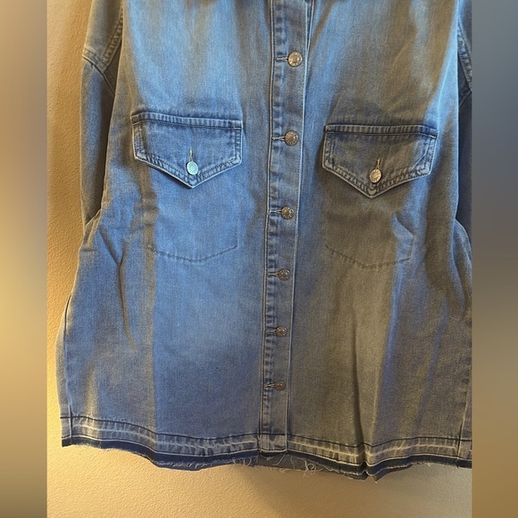 Lov Mor Denim Shacket Size Small Blue Oversized Button Down Front Collared Neck - Picture 5 of 15